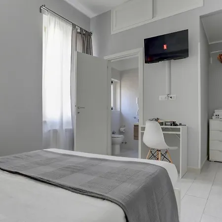 Voyager House Termini - And בית הארחה רומא