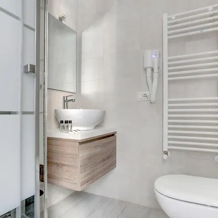 Voyager House Termini - And בית הארחה 2*